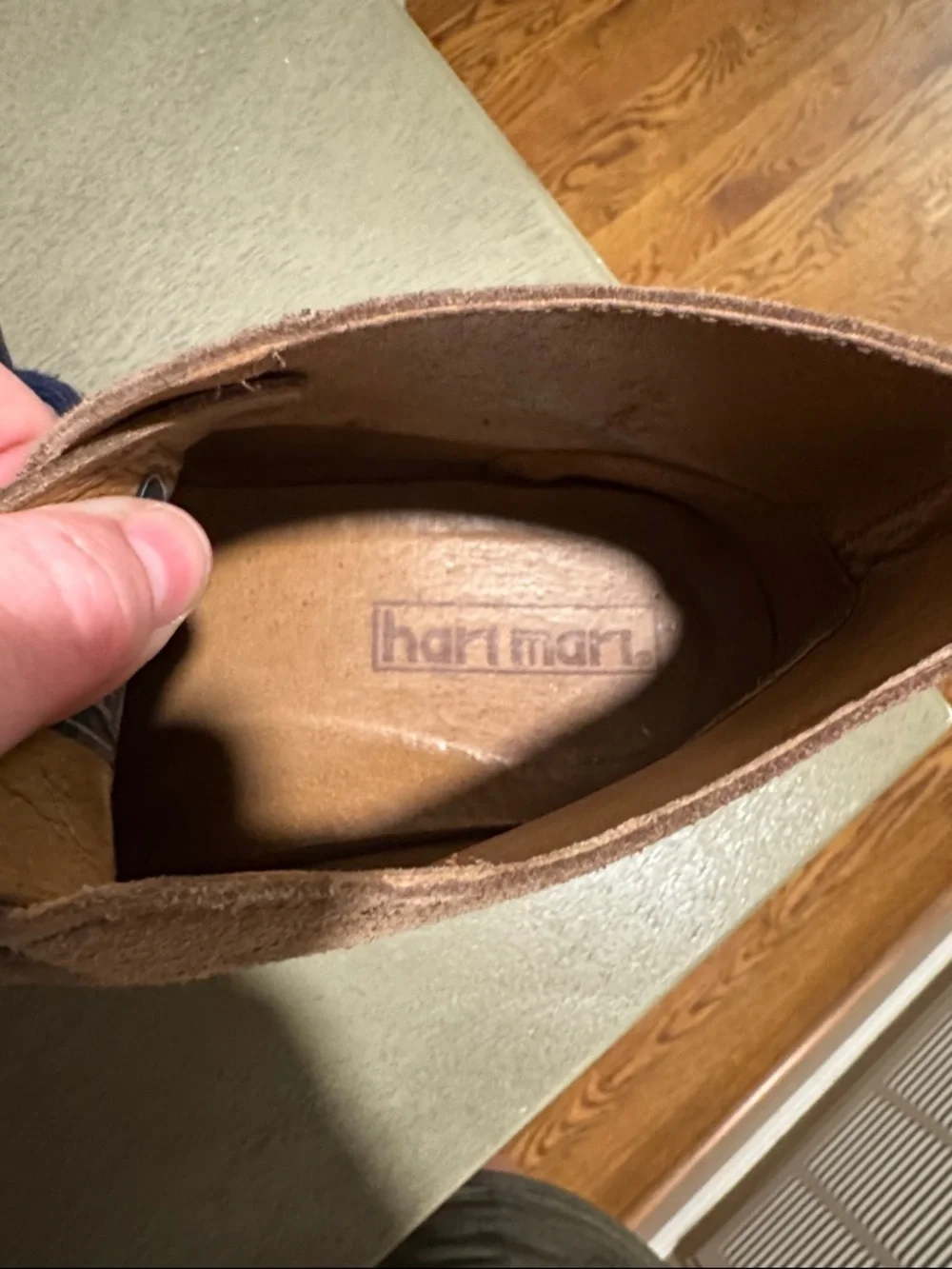 Hari Mari Men's Suede Chukka Boots in Taupe with Navy Laces size 9